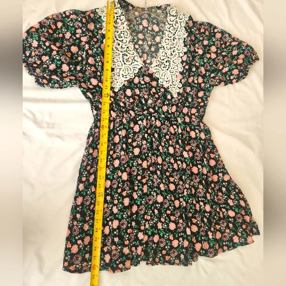 ZARA Women's Floral Mini Dress Size L Black Pink Puff Sleeve Lace Collar Cottage - Picture 3 of 8